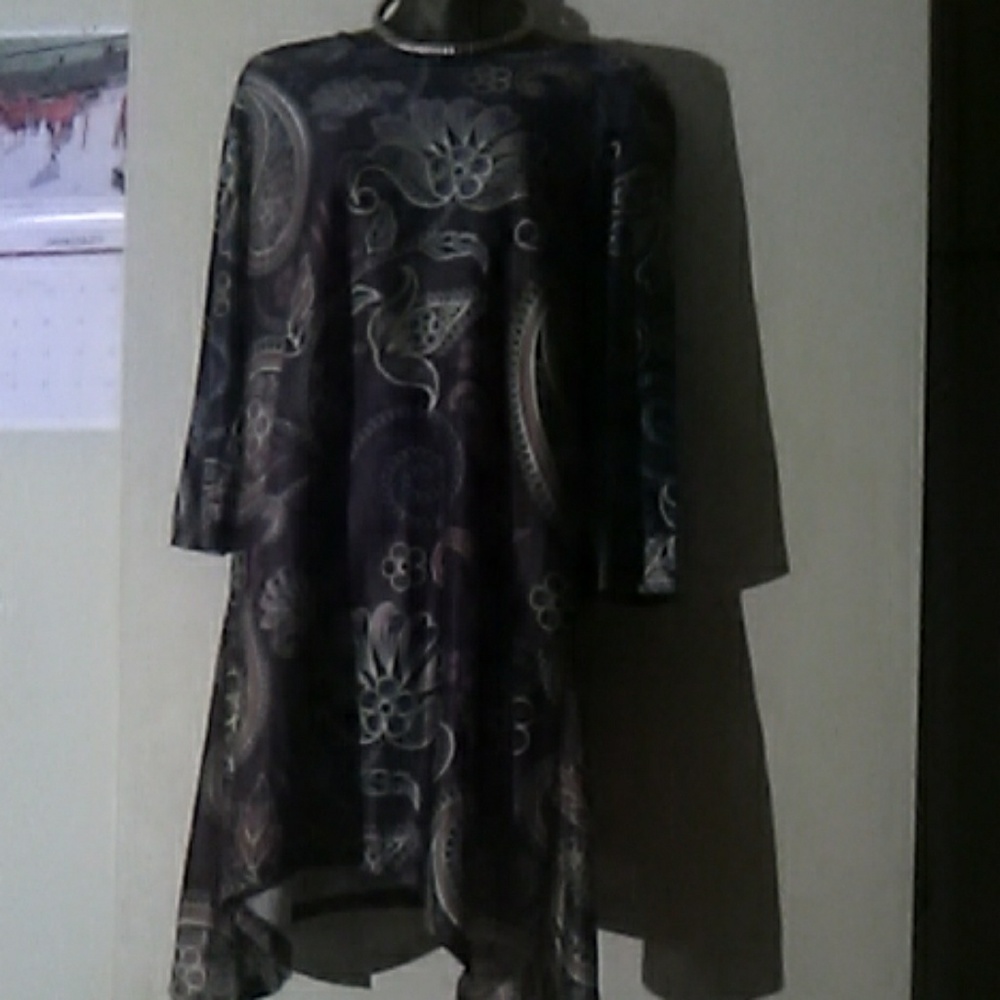 Dress - Picture 2 of 3
